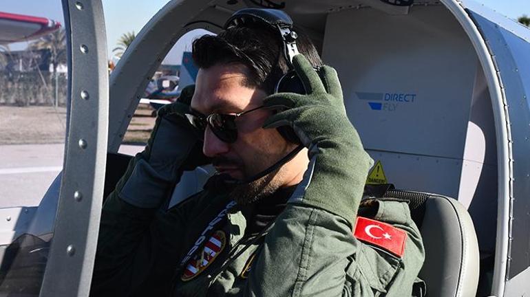 Adanada gökyüzüne gönlünü kaptıran yazılım uzmanı işini bırakıp pilot oldu