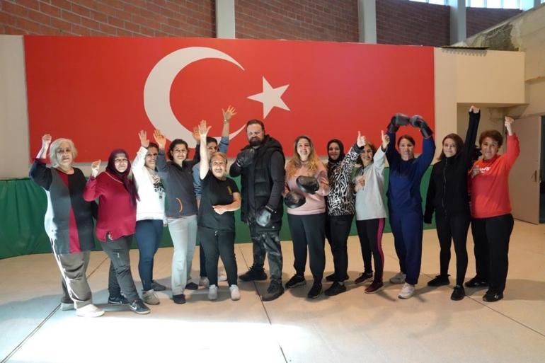 Çukurovada kadınlar yakın savunma sporunu öğreniyor