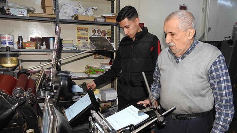 3 kuşak yan yana çalışıyor Gaziantepte baba ve oğlu dedenin açtığı yoldan gidiyor