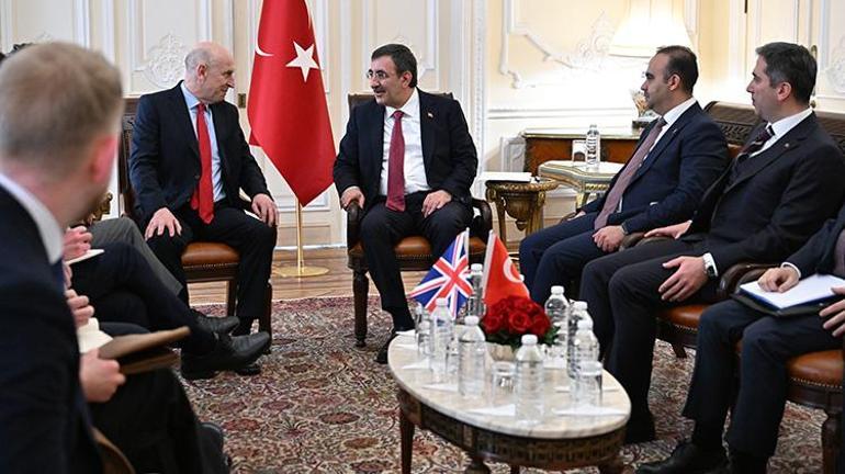 Cumhurbaşkanı Yardımcısı Yılmaz, İngiltere Savunma Bakanı ile görüştü