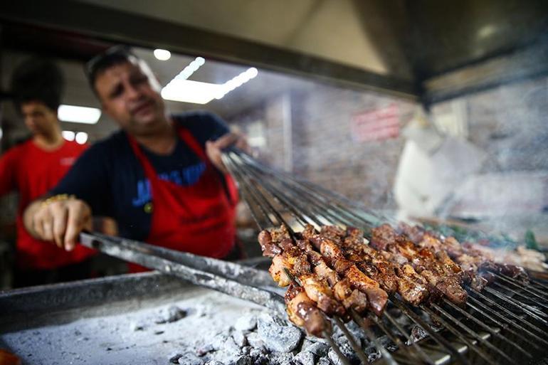DİYARBAKIR 13 MART İmsakiye | İftar ve Akşam Ezanı Vakti (2025): Diyarbakırda iftar kaçta, oruç kaçta açılacak