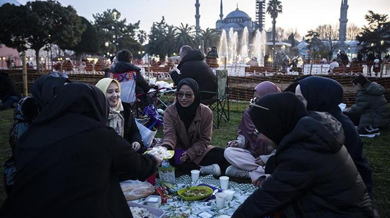 İSTANBUL 26 MART İmsakiye | İftar ve Akşam Ezanı Vakti (2025): İstanbulda iftar ve teravih kaçta, oruç kaçta açılacak