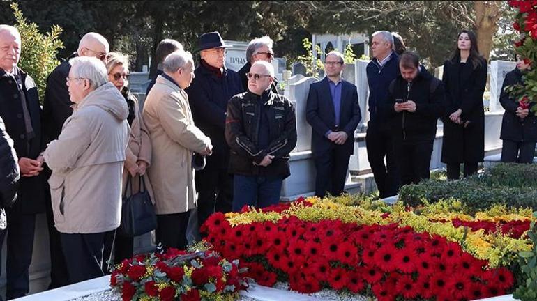 Çetin Emeç ölümünün 35inci yılında mezarı başında anıldı