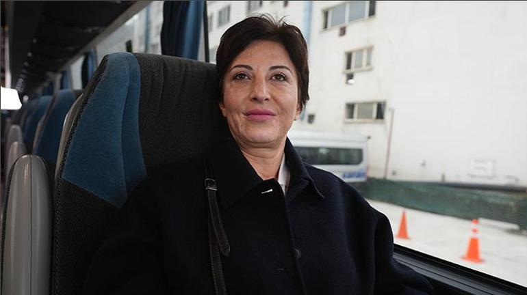 Kadın şoför yıllardan beri şehirler hatta otobüs sürüyor
