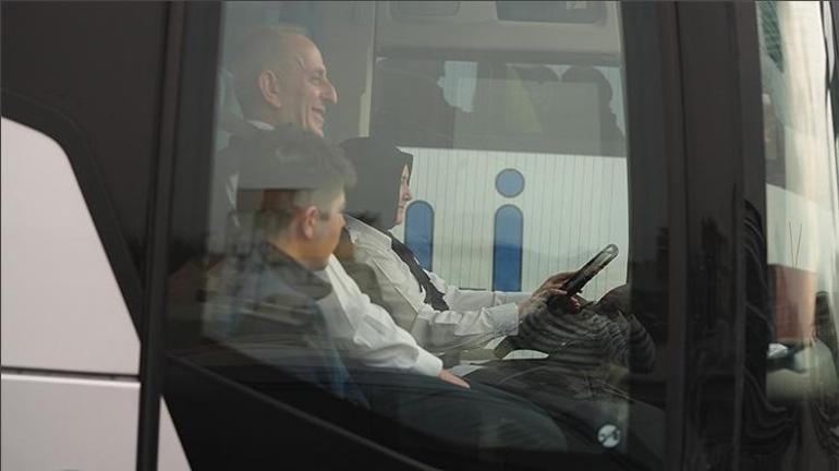 Kadın şoför yıllardan beri şehirler hatta otobüs sürüyor