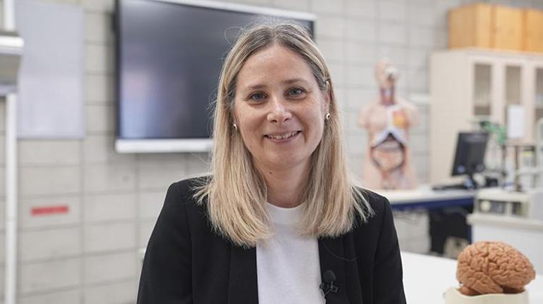 Lise öğrencisi beyin tümörü ve bağırsak ilişkisini inceleyen projesiyle TÜBİTAKtan ödül aldı