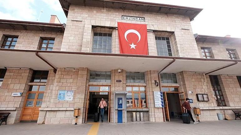 Türkiyenin en büyük depremlerine dayanan 87 yaşındaki bina sağlamlığıyla dikkat çekiyor