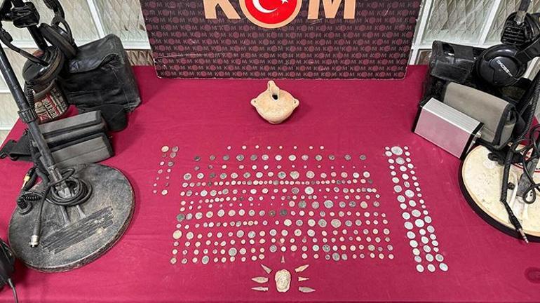 İzmirde tarihi eser kaçakçısı 5 şüpheli yakalandı
