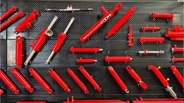 Konyada babasından öğrendiği meslekle kendini geliştiren usta fabrika açtı