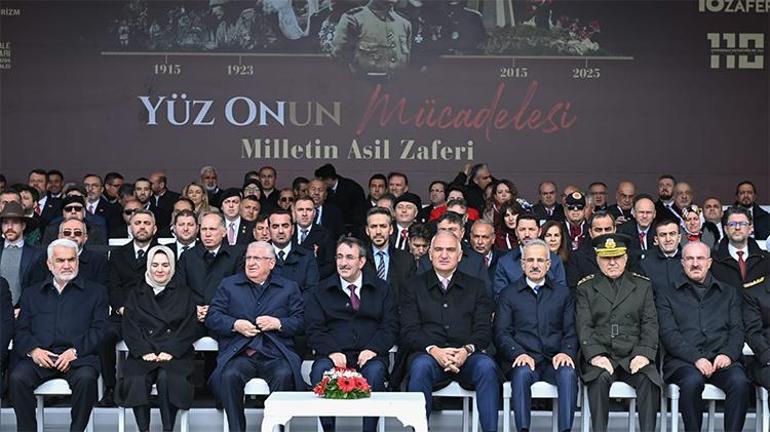 Bakan Ersoy: Galata Kulesini, Çanakkale ruhuyla aydınlattık