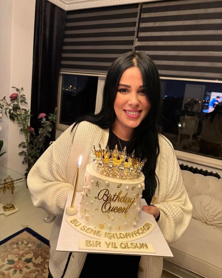 Tuğçe Tayfur doğum günü fotoğrafına gelen yorumlara çok kızdı Karakter yoksunları
