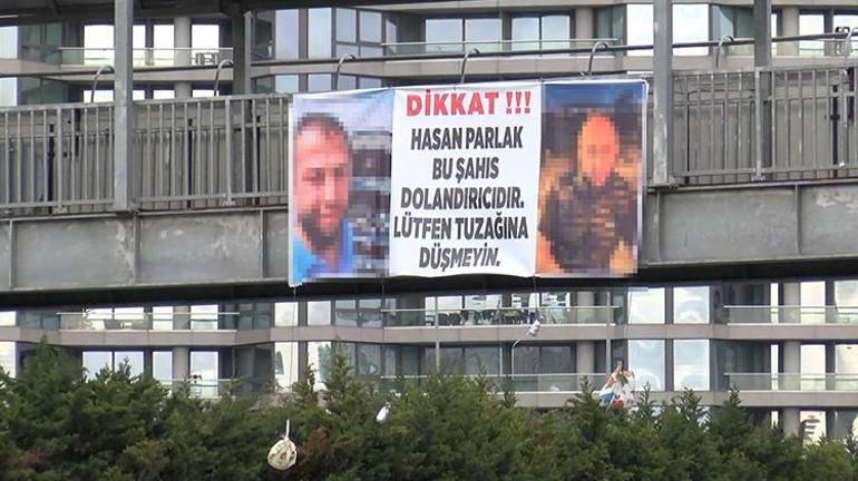 İstanbulda bir üst geçide asılan pankartı gören sürücüler ve yayalar şaşkınlık yaşadı