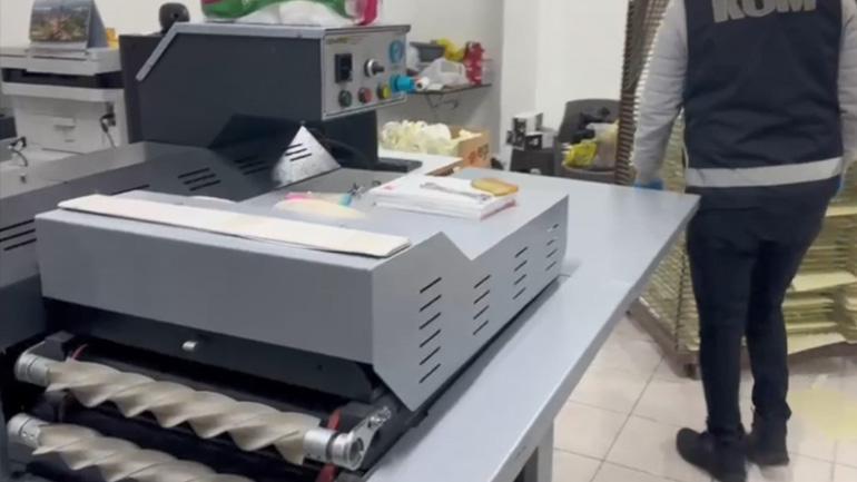 Sahte dolar paniği yeniden hortladı Mersinde 7 milyon sahte dolar ele geçirildi