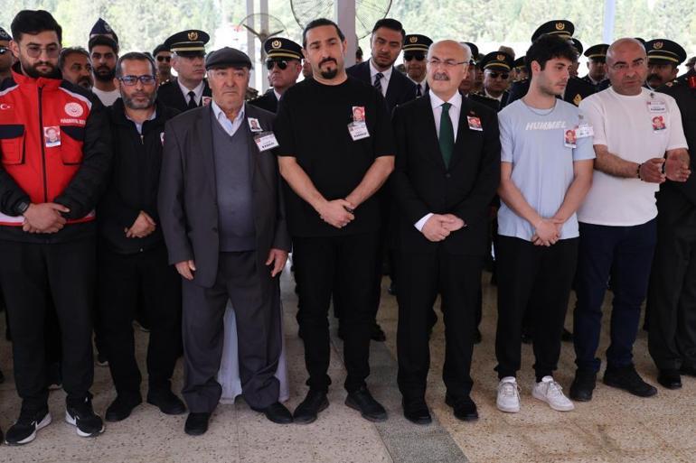 Şehit polis Esat Koyuncunun naaşı Adanada toprağa verildi