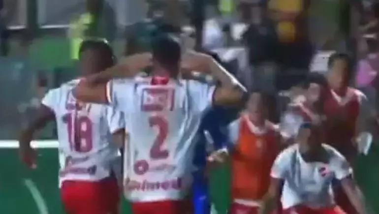 Mauro Icardi sevincine kırmızı kart Saha karıştı