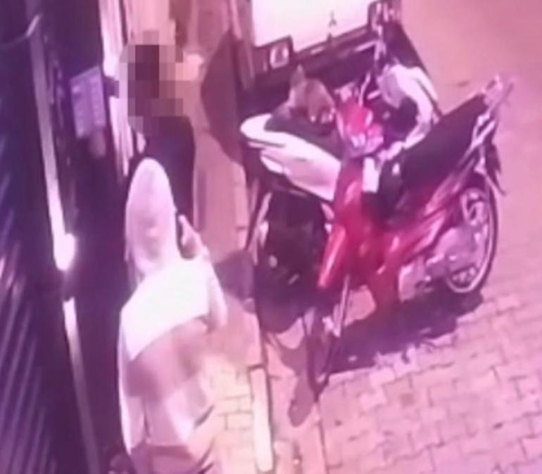 Teyze altınların sahte gelip kontrol edeceğiz deyip 30 yıllık birikimini çaldılar