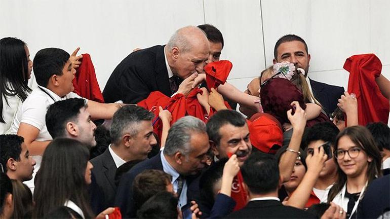 Mecliste 23 Nisan özel oturumu TBMMyi çocuklar yönetti