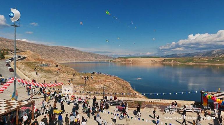 ‘Uzak Şehirde 23 Nisan coşkusu: Çocukları unutmadı