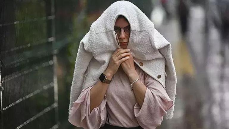 Ankarada Süper hücre etkisi Bir anda yağmur bastırdı ve yollar göle döndü