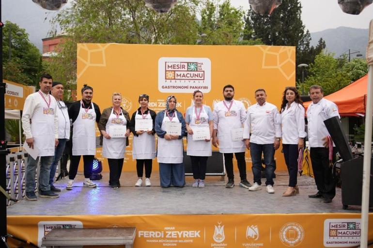 Manisada geleneksel lezzetler mesir macunuyla buluştu 485 yıllık lezzet sırrı yemeklere karıştı