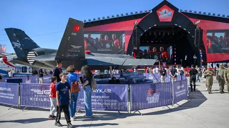 TEKNOFEST KKTC nefes kesen uçuş gösterisiyle başladı