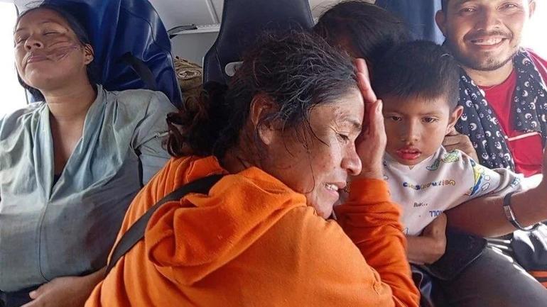 Bataklığa düşen uçakta korku dolu anlar Timsahlar ve yılanlarla 36 saat