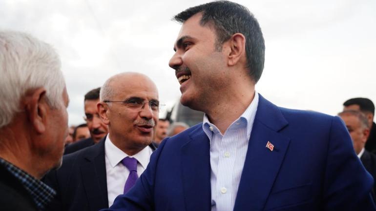 Bakan Kurum, Malatyada köy evlerine yerleşen depremzede aileleri ziyaret etti