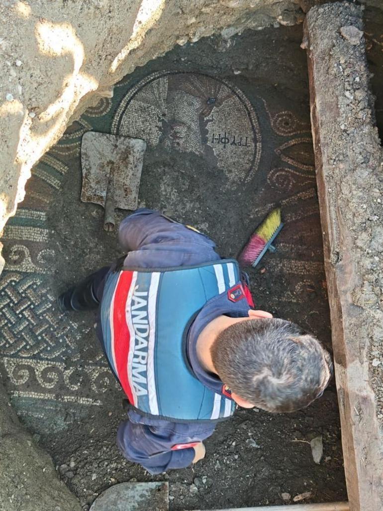 Satmaya çalışırken yakalandılar: Kaçak kazı yaparken buldular Jandarma başında nöbette