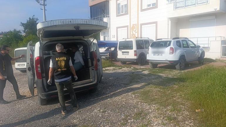 Camiye giden eski belediye başkanının ayakkabıları değil arabası çalındı