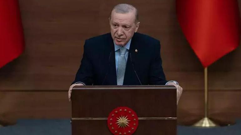 CNN Türk Yılın En İyi Televizyonu seçildi Ödülü Demirören Medya TV Grup Başkanı Murat Yancı aldı