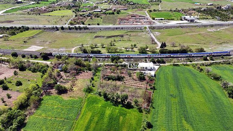 Ankara-Tatvan treni, Elazığda kartpostallık görüntülerin içinden geçiyor