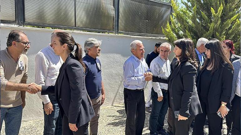 Sırrı Süreyya Önderin yakınları, Adıyamanda taziyeleri kabul ediyor