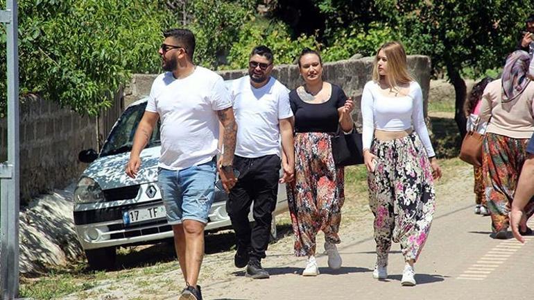 Çanakkalede geleneksel Aşıklar Sokağı buluşması gerçekleşti