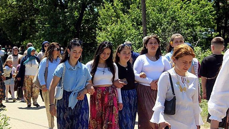 Çanakkalede geleneksel Aşıklar Sokağı buluşması gerçekleşti