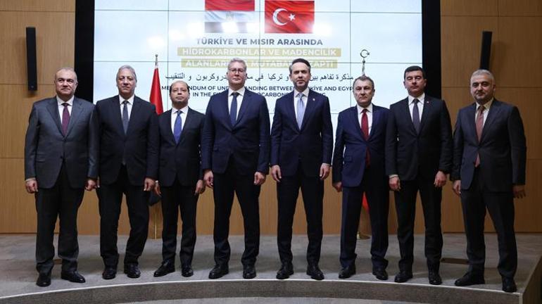 Türk FSRUya ilk yurt dışı görev Bakan Bayraktar: Esnek ve verimli bir modeli devreye aldık