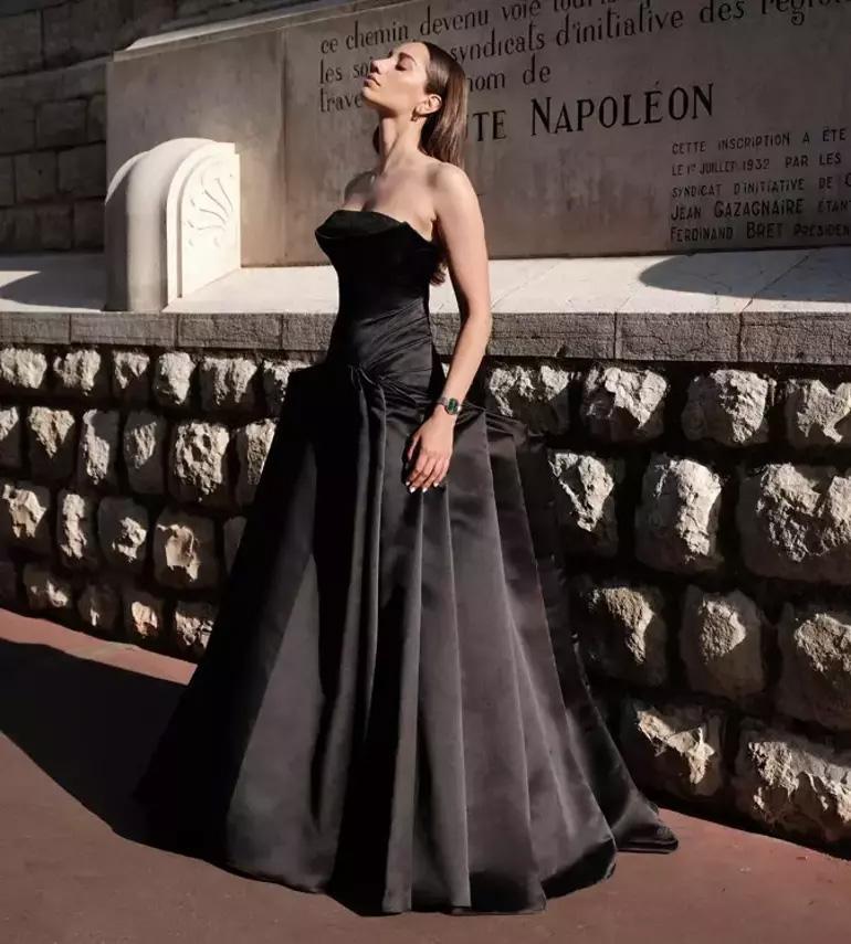 Cannes Film Festivaline damga vurdu: Özge Özacarın kırmızı halı pozlarına beğeni yağdı