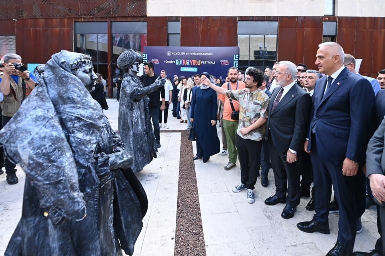 Manisada Türkiye Kültür Yolu Festivali başladı Bakan Ersoy: Ekonomi ve turizm için ciddi kazanım olacak