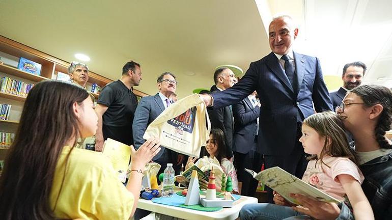 Manisa İl Halk Kütüphanesi açıldı Bakan Ersoy: 3 alanda tüm zamanların rekorları kırıldı