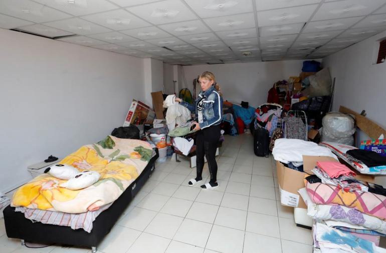 Antalyadaki evinden çıkmayan kiracısı, Rus vatandaşı kadını depoda yaşamaya mahkum etti
