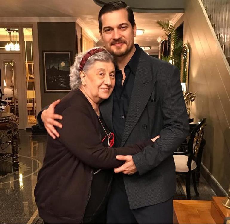 Senaryo kurgu, gülüşler gerçek Kamera arkasında Eşref vakti