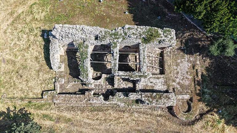 Tarihi Roma hamamını otopark yaptılar Şehrin göbeğinde binaların arasında zamana direniyor