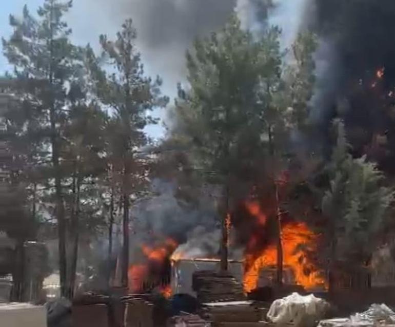 Malatyada bir şantiyee çıkan yangın korkuttu Depo küle döndü