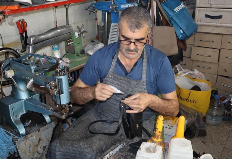 Adıyamanlı ayakkabı tamir ustası: İş var ama yetiştirecek çırak yok