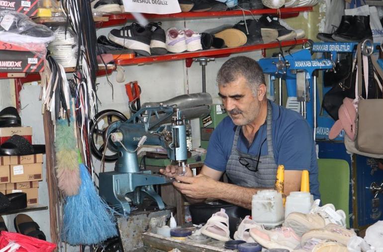 Adıyamanlı ayakkabı tamir ustası: İş var ama yetiştirecek çırak yok