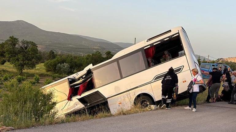 Ispartada yolcu ve tur otobüsleri çarpıştı Onlarca yaralı var
