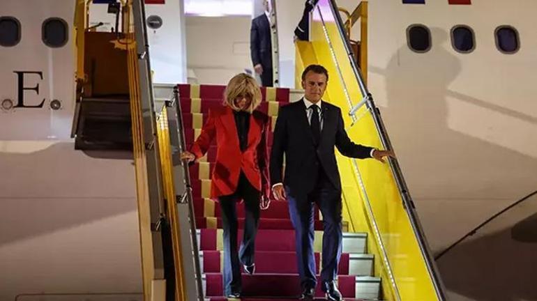 Fransa Cumhurbaşkanı Macron, eşinden tokat mı yedi Dünya bu görüntüleri konuşuyor