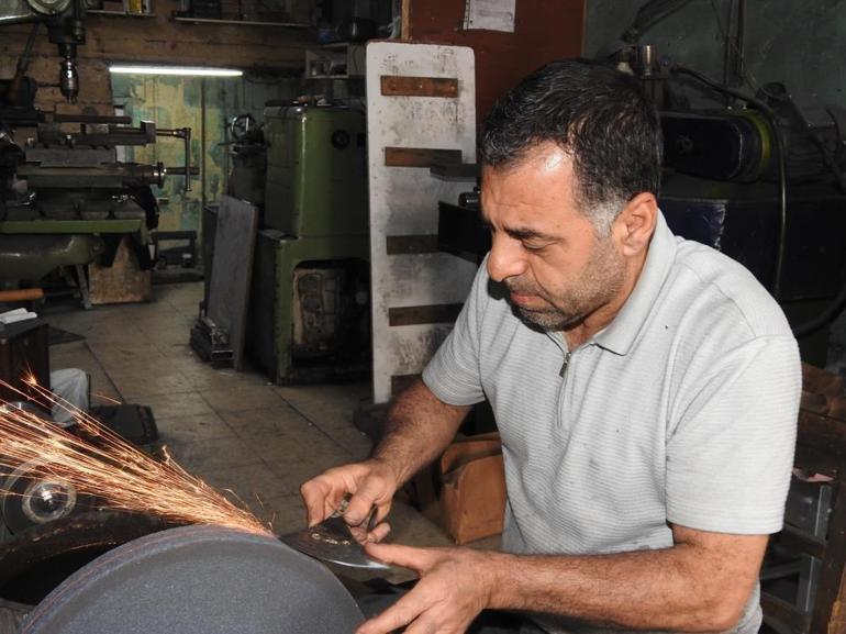 Gaziantepliler kurbana hazırlanıyor Bıçakçılarda yoğunluk başladı
