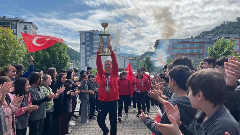 Artvinde çay bahçesinde çalıştı, şimdi Avrupa şampiyonu oldu