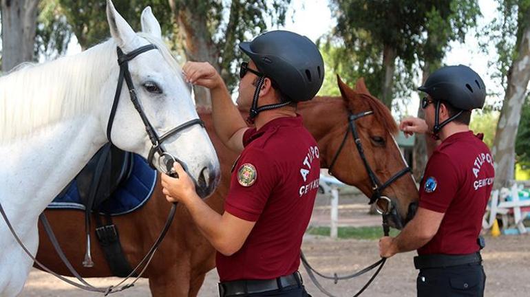 Antalyada atlı polis timleri görevde Turistlerden yoğun ilgi var