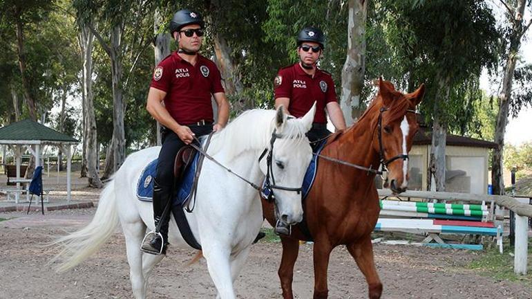 Antalyada atlı polis timleri görevde Turistlerden yoğun ilgi var